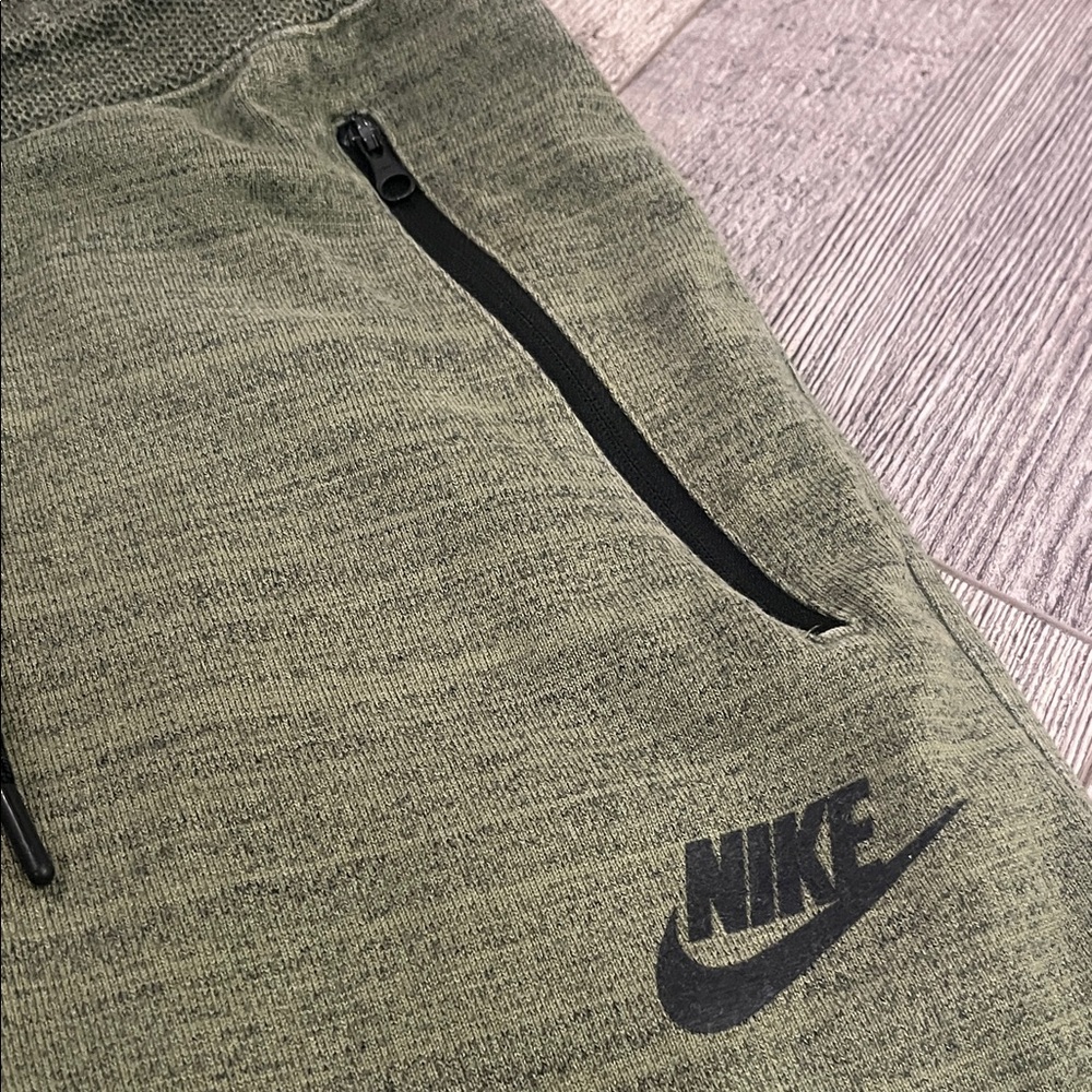 Nike Army Green Joggers with Black Details- Size Medium - Picture 4 of 6